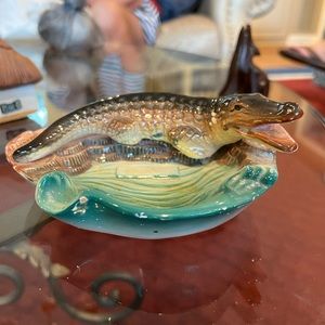 Alligator Ash tray